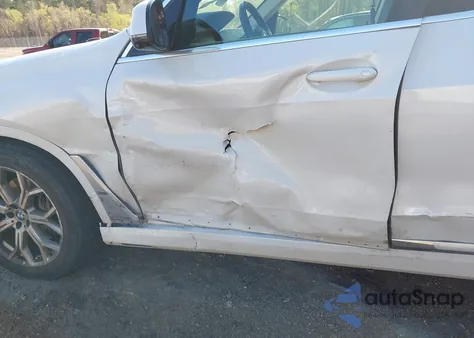 2022 BMW X7 xDrive40I z USA, uszkodzony, nr VIN 5UXCW2C02N9L67809